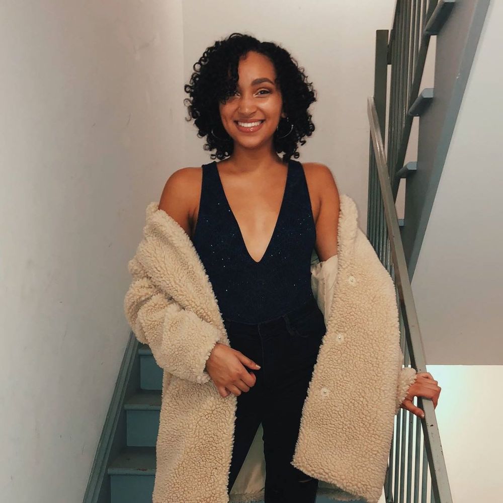 Meet your Posher, Maya